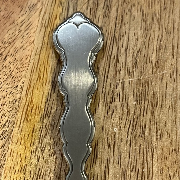 Oneida VALERIE Distinction Deluxe
Stainless Flatware Salad Forks (9) - Picture 5 of 6